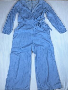 Old Navy Light Blue Chambray Long Sleeve Jumpsuit w/ Button Closure Size: Medium